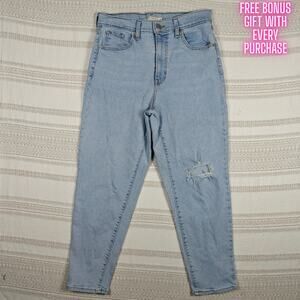 Levi’s Light Wash Distressed High Waisted Mom Jeans Size 29